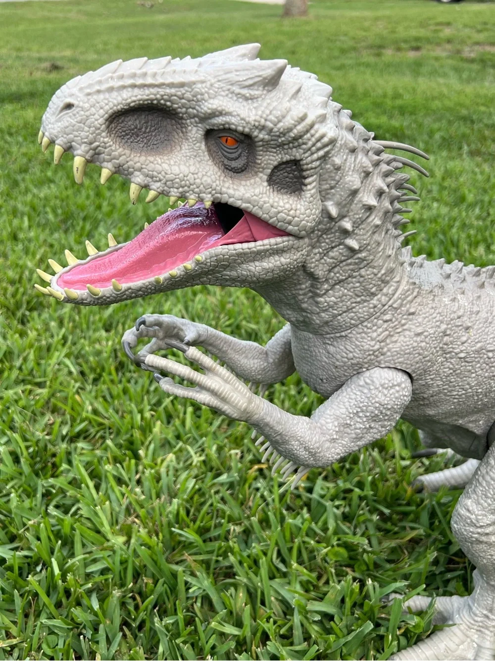 Jurassic World Camp Cretaceous Super Colossal Indominus Rex Action Figure 38”